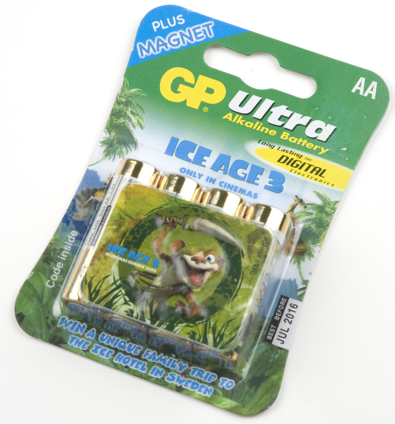4 AA Pack Batteries with Ice Age Fridge Magnet 