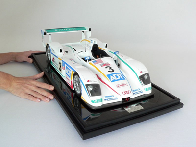 Audi R8 Le Mans 1/8 Limited Edition Model