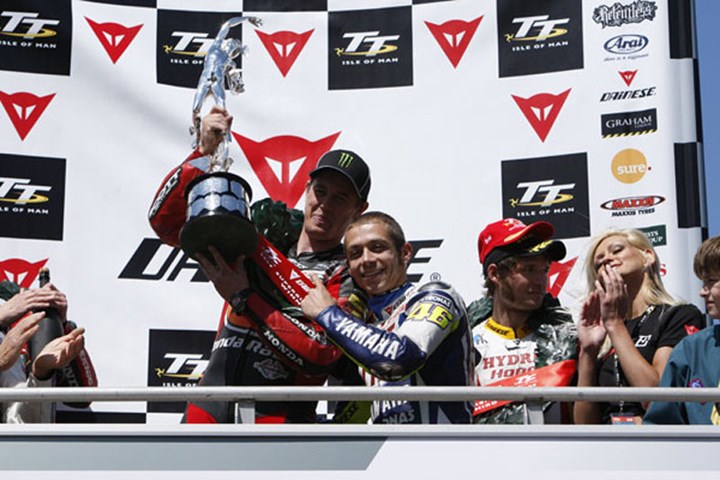 Rossi & McGuinness Superbike Podium TT 2009  - click to enlarge