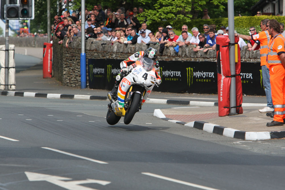 Ian Hutchinson St Ninians Superbike TT 2010