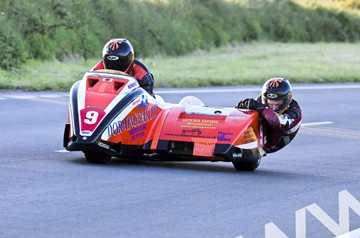 Roy Hanks and Dave Wells TT 2011 Brandish - click to enlarge