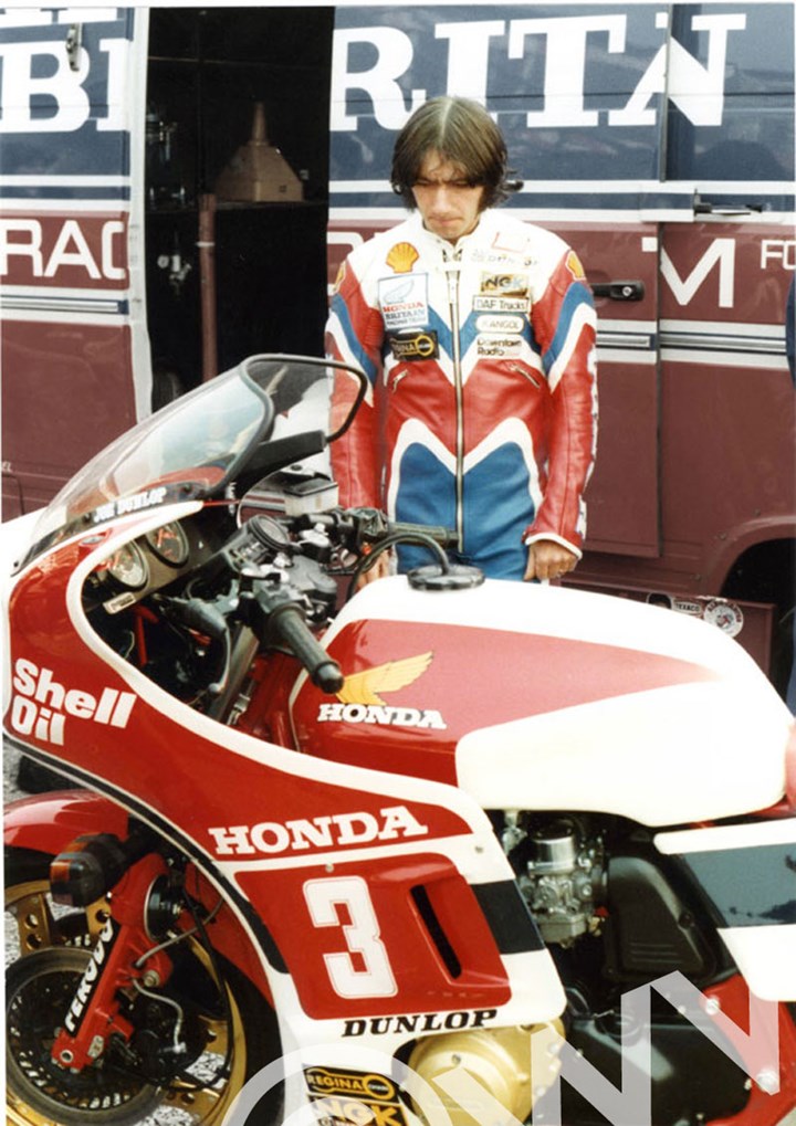 Joey Dunlop Donington 1982 - click to enlarge