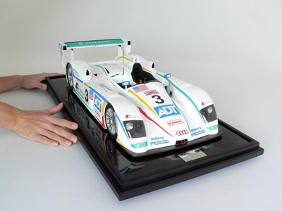 Audi R8 Le Mans 1/8 Limited Edition Model