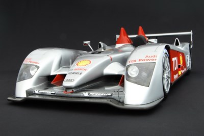 Audi R10 Le Mans 1/8 Limited Edition Model