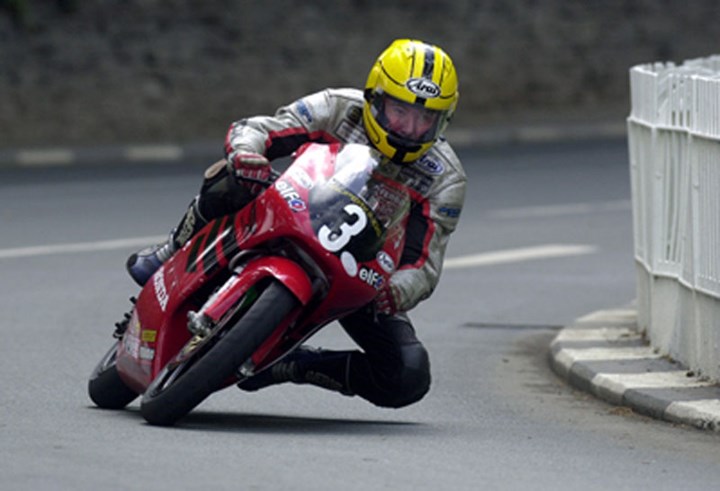 Joey on his way to final TT Victory - click to enlarge