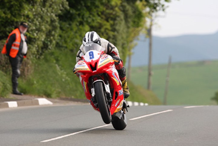 Michael Dunlop Lambfell 2010 1st Practice - click to enlarge