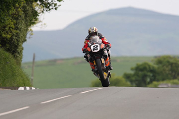 John McGuinness Lambfell 2010 1st Practice - click to enlarge