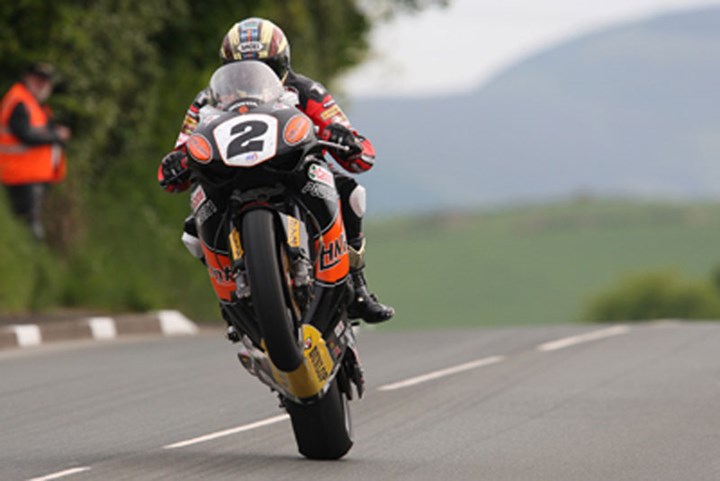 John McGuinness Lambfell 1st Practice 2010 TT - click to enlarge