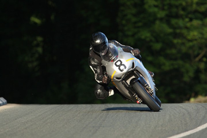 Guy Martin Greeba 2010 Tuesday Practice - click to enlarge