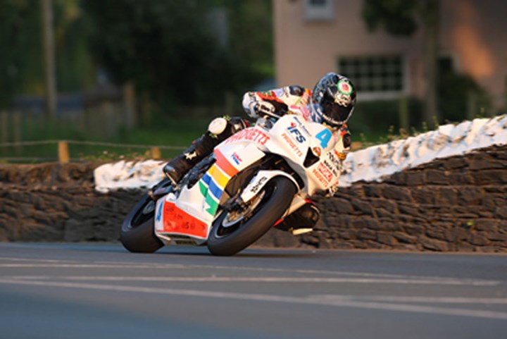 Ian Hutchinson Greeba 2010 Thursday Practice - click to enlarge