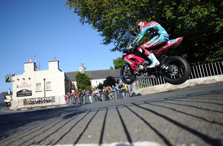 Conor Cummins Ballaugh Bridge TT 2010 3rd Practice - click to enlarge