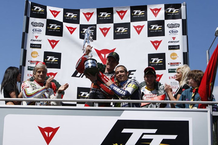 McGuinness &  Rossi Superbike Podium TT 2009  - click to enlarge