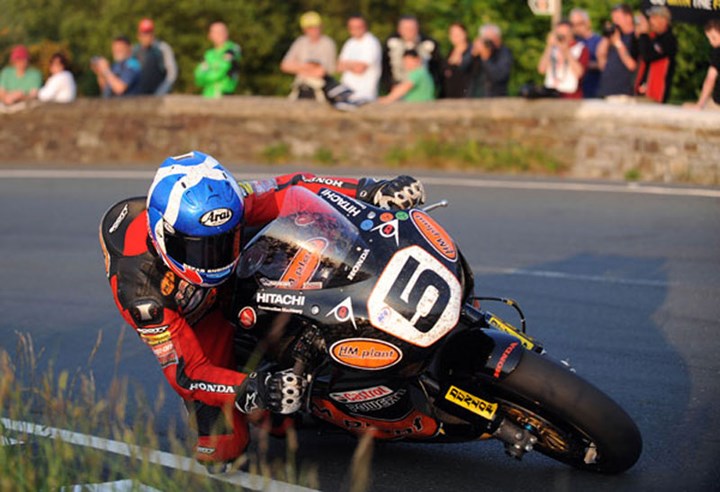 Keith Amor Gooseneck TT 2010 - click to enlarge