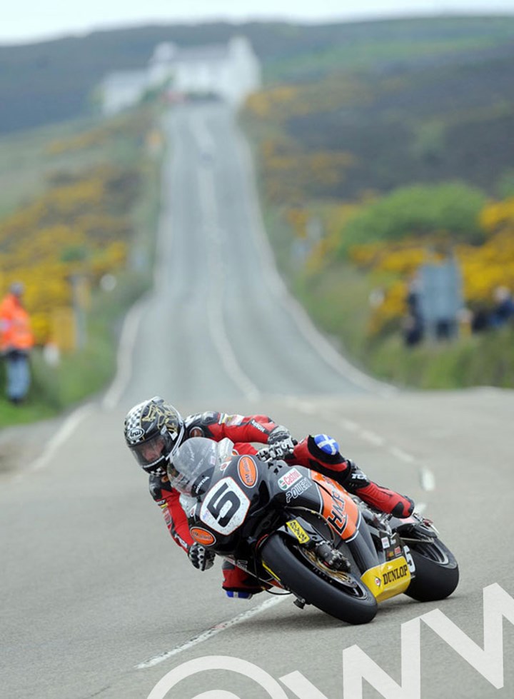 Keith Amor Superbike Creg ny Baa TT 2010 - click to enlarge