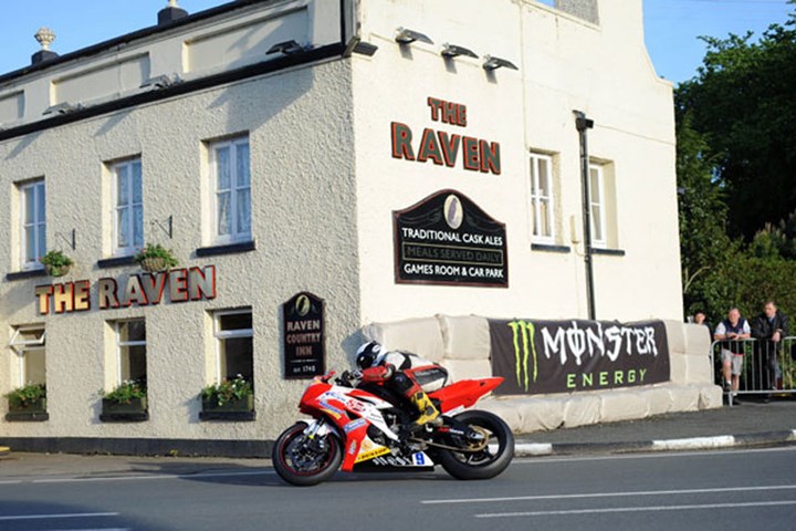 Michael Dunlop Ballaugh TT 2010 - click to enlarge