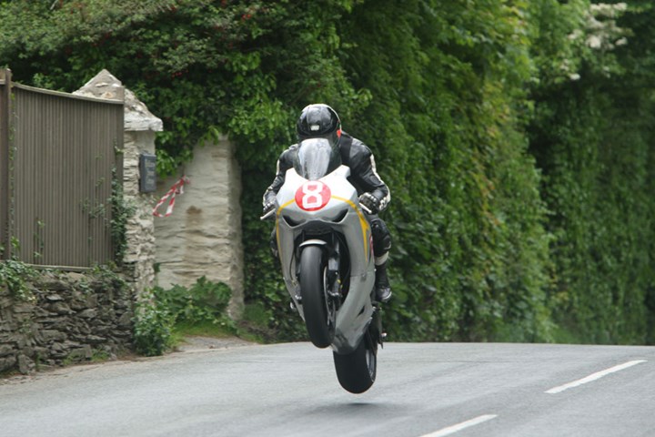 Guy Martin Ballacrye Superstock TT 2010 - click to enlarge
