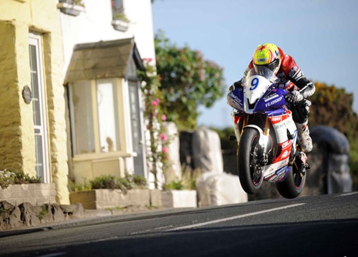 Ian Lougher Rhencullen TT 2009 Supersport Practice  - click to enlarge