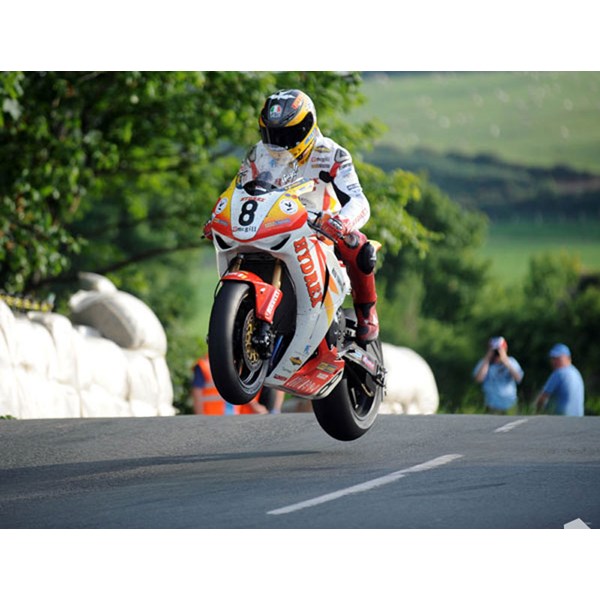 Guy Martin Ballaugh Bridge TT 2009 Superbike Practice : Duke Video
