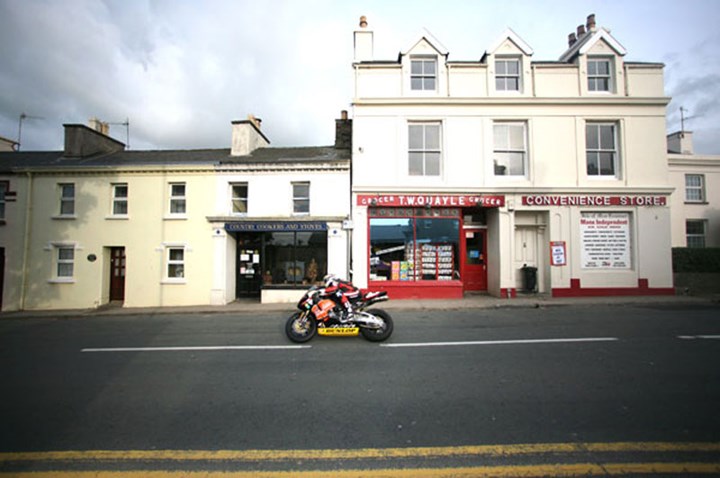 John McGuinness Kirk Michael TT 2008 - click to enlarge