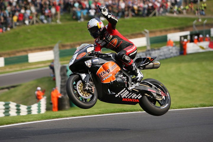 Jonny Rea Cadwell Park BSB 2007 - click to enlarge