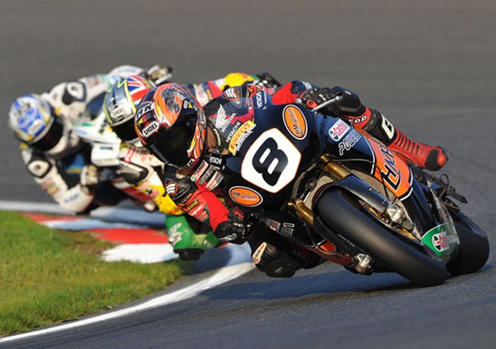 Kiyonari, Ellison and Hill final 2010 BSB race Oulton Park - click to enlarge