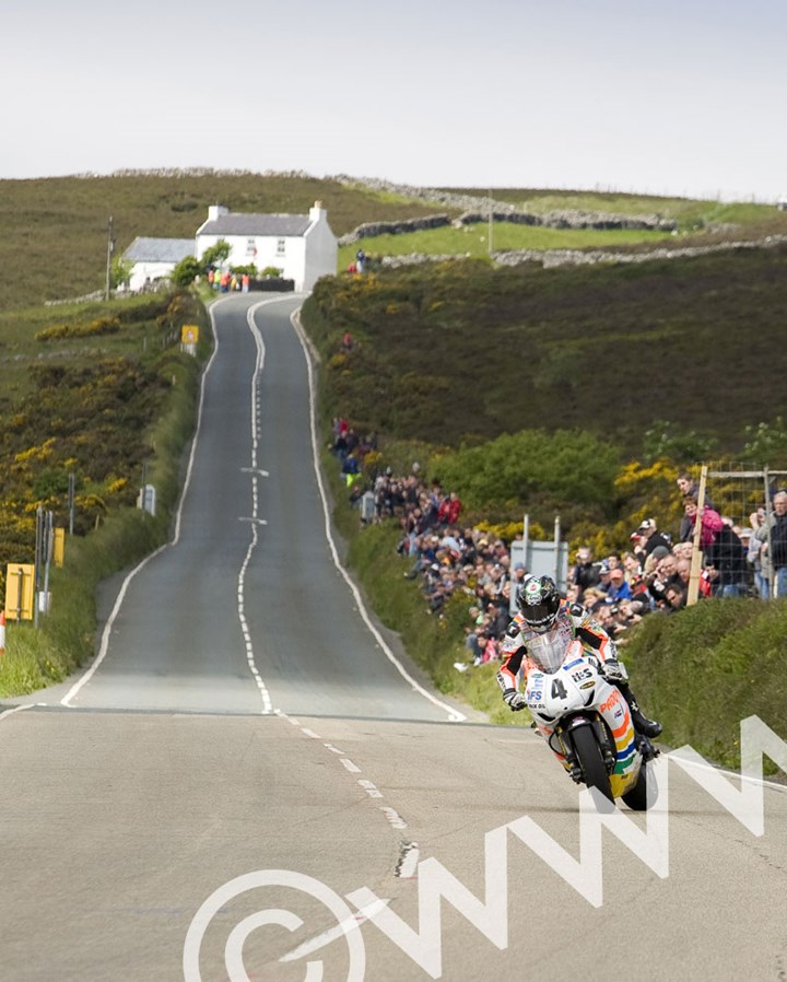 Ian Hutchinson sideways at the Creg TT 2010 - click to enlarge