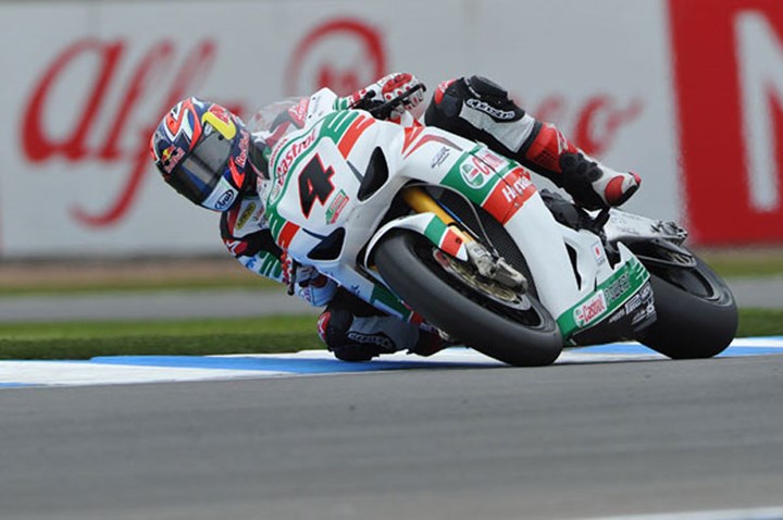 Jonathan Rea WSB Donington 2011 - click to enlarge