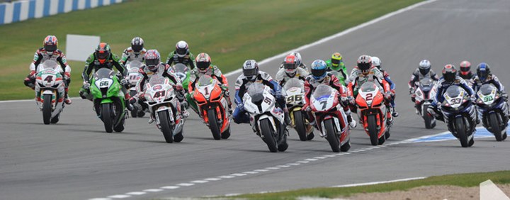 WSB Race 1 Start Donington 2011 - click to enlarge