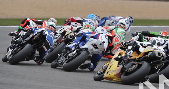 WSB Race 1 Start Donington 2011 (2) - click to enlarge