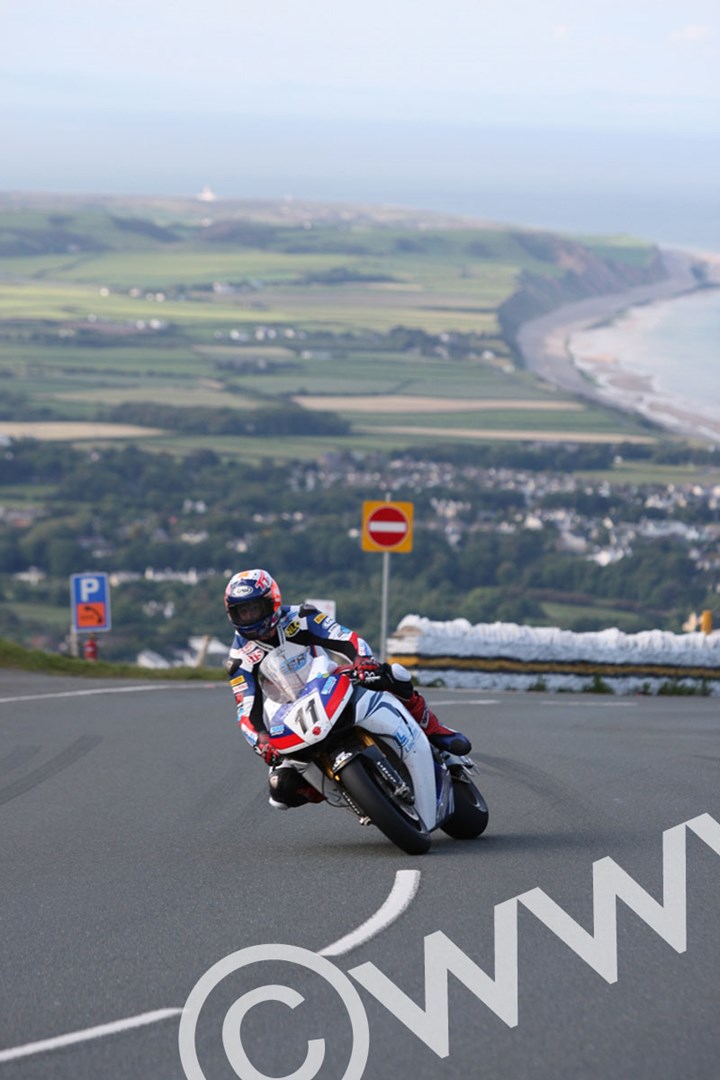 Gary Johnson TT 2011 Guthries - click to enlarge