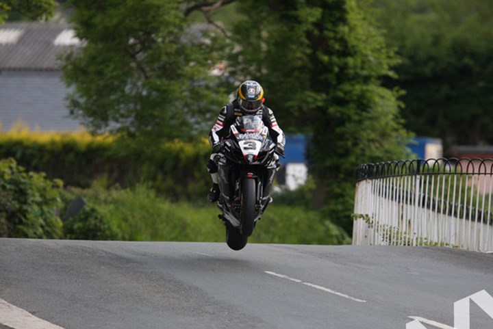 Guy Martin TT 2011 Ballaugh - click to enlarge