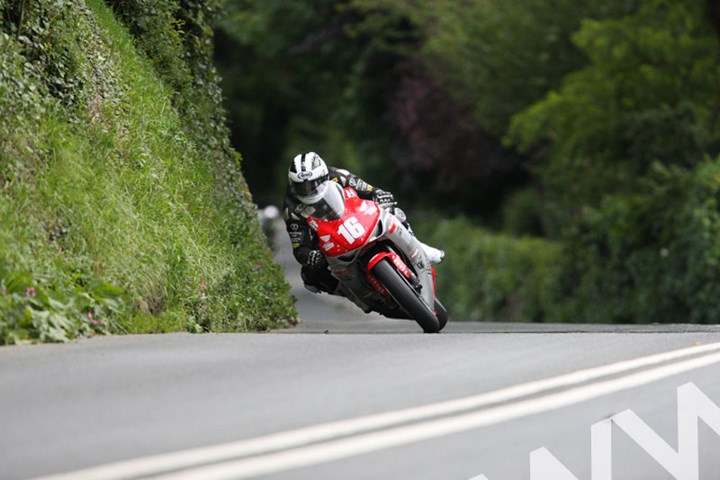 William Dunlop TT 2011 Superstock Race Bishopscourt - click to enlarge