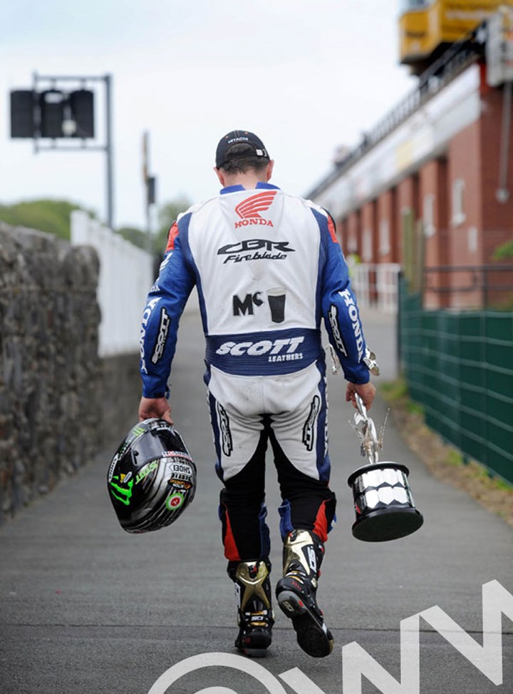 John McGuinness TT 2011 Superbike Race Returns - click to enlarge