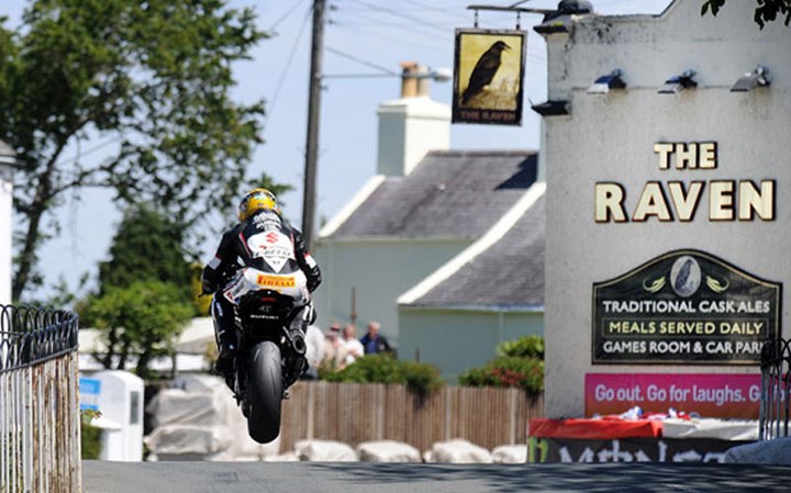 Guy Martin TT 2011 Supersport 1 Race Ballaugh - click to enlarge