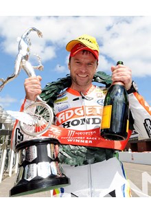Bruce Anstey TT 2011 Supersport 1 Podium