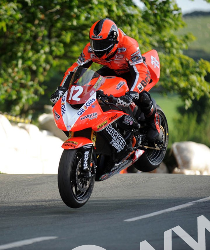 Ryan Farquhar Ballaugh Superstock Practice TT 2009  - click to enlarge