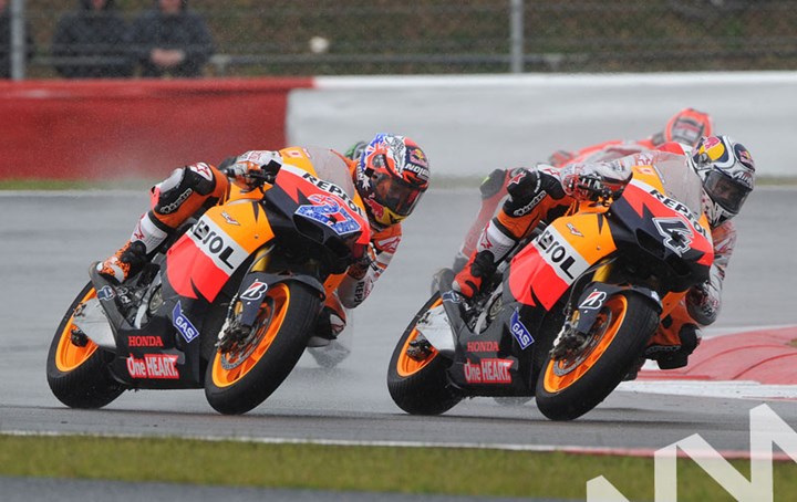Stoner Dovizioso British MotoGP 2011 Silverstone - click to enlarge