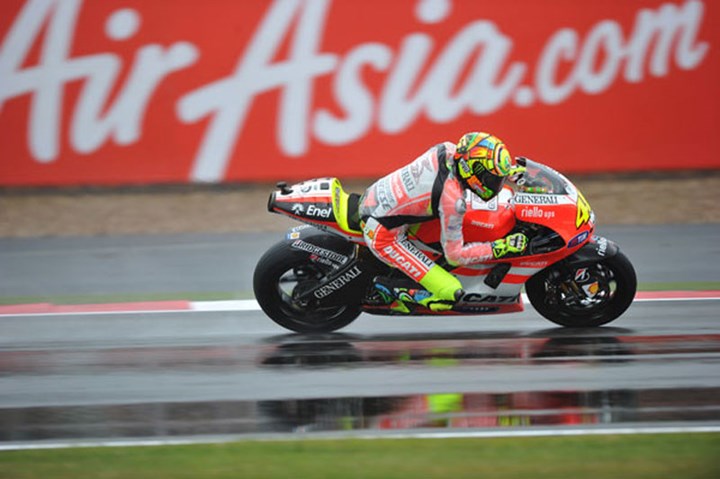 Valentino Rossi (2) British MotoGP 2011 Silverstone - click to enlarge