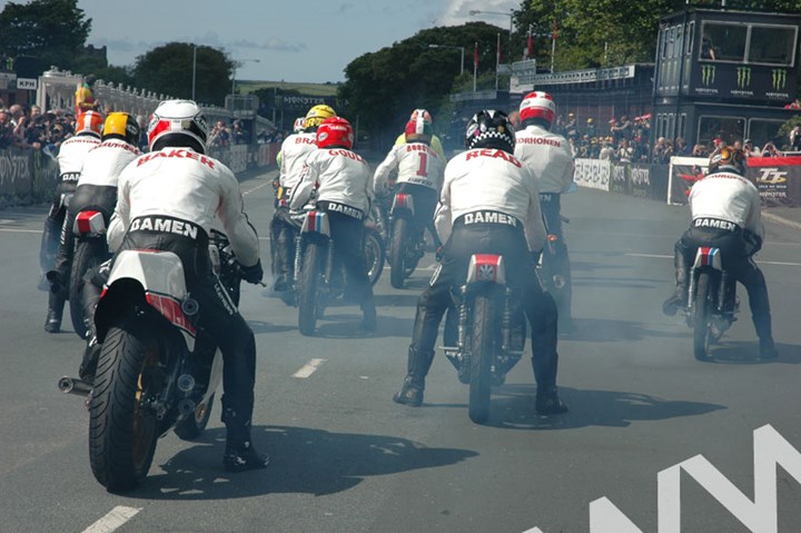 TT 2011 Yamaha Parade - click to enlarge