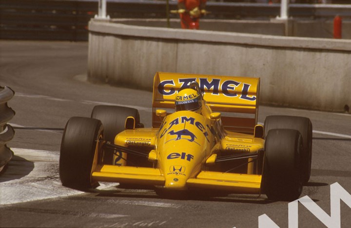 Ayrton Senna (Lotus 99T Honda) Swimming Pool Monaco 1987 - click to enlarge