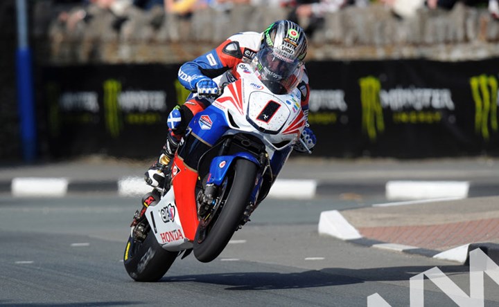 John McGuinness TT 2011 St Ninian's on way to Senior - click to enlarge