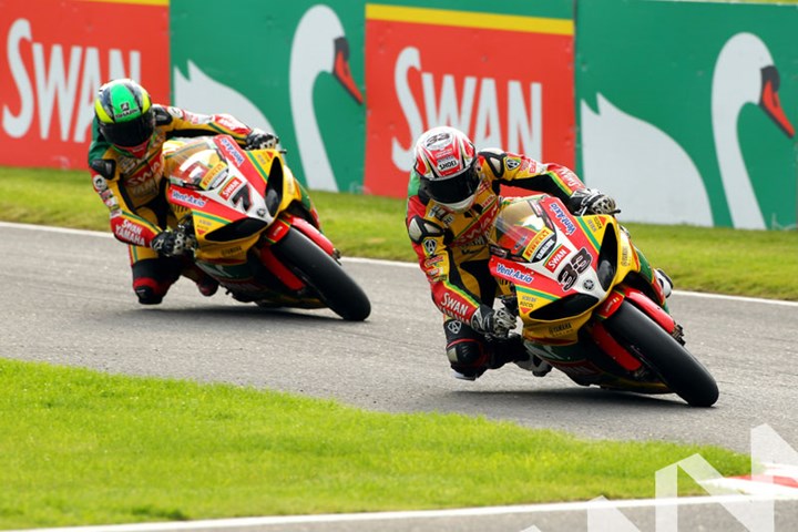 Tommy Hill & Michael Laverty BSB 2011 Cadwell Park - click to enlarge