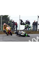 Alex Lowes crashing out BSB Knockhill ahead of Tommy Hill