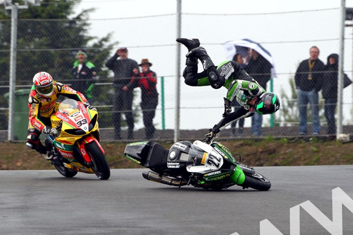 Alex Lowes crashing out BSB Knockhill ahead of Tommy Hill - click to enlarge