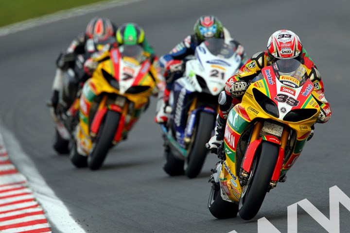 Tommy Hill BSB 2011 leading John Hopkins - click to enlarge