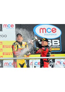 Tommy Hill BSB 2011 and race winner Shane Byrne
