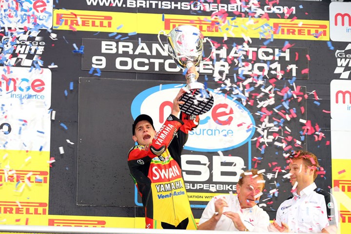 Tommy Hill BSB 2011 lifts the trophy - click to enlarge