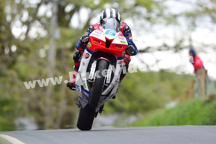 Michael Dunlop's Barregarrow Wheelie, TT 2013 - click to enlarge