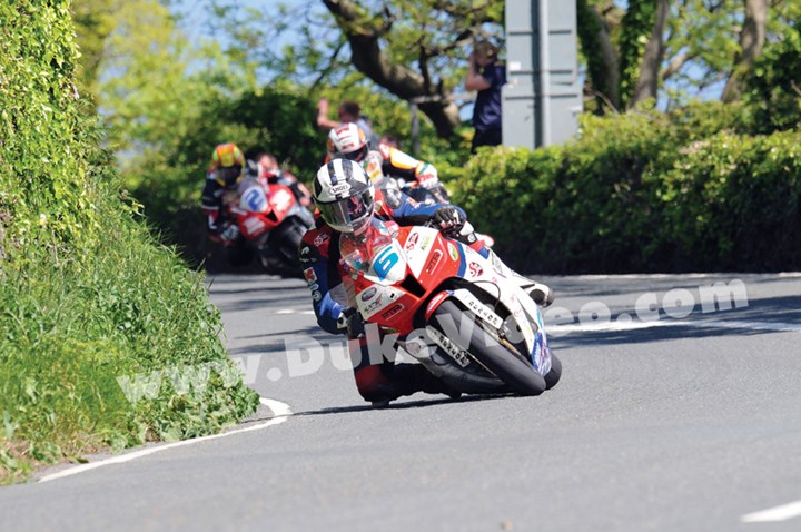 Dunlop leads McGuinness and Donald Tower Bends TT 2013 - click to enlarge