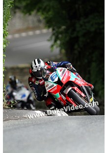 Michael Dunlop followed by Guy Martin at Greeba, TT 2014